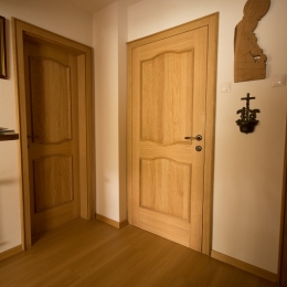 hrastova masivna notranja vrata