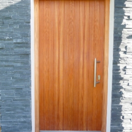 macesnova vhodna vrata