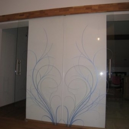 dvojna drsna vrata steklo