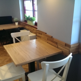 reliefna stena hrast