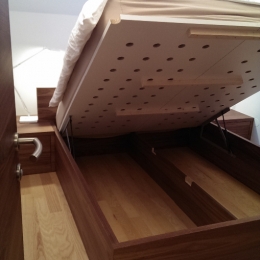 dvignjena posteja spalnica